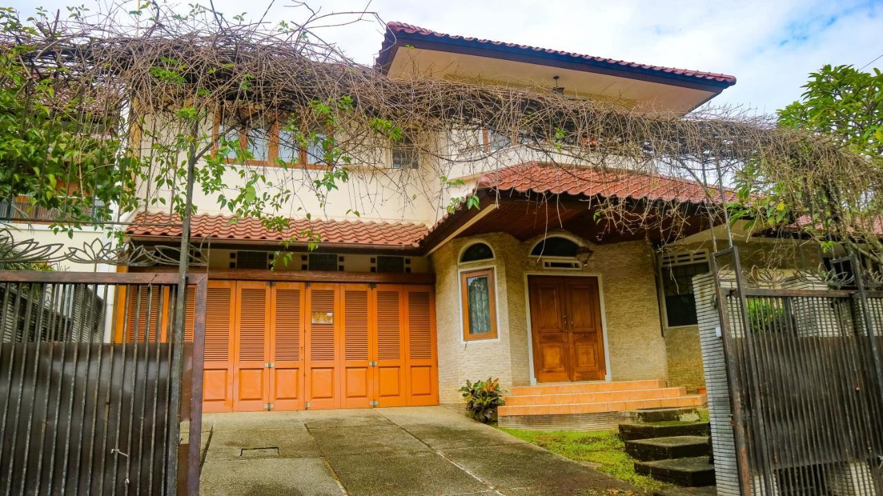 Dago Asri House Villa Bandung Exterior photo